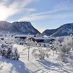 By S4y Chalet