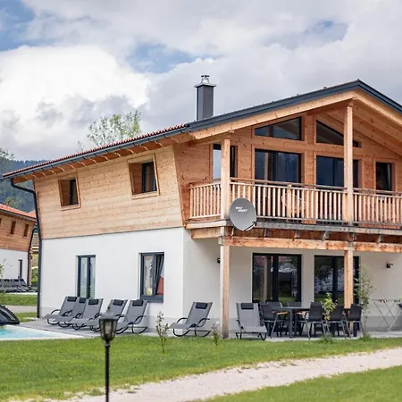 By Alps Chalet *